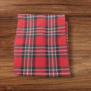 Pier 1 Imports Red Plaid Table Runner Classic Festive Design 100% Cotton Pre-Own